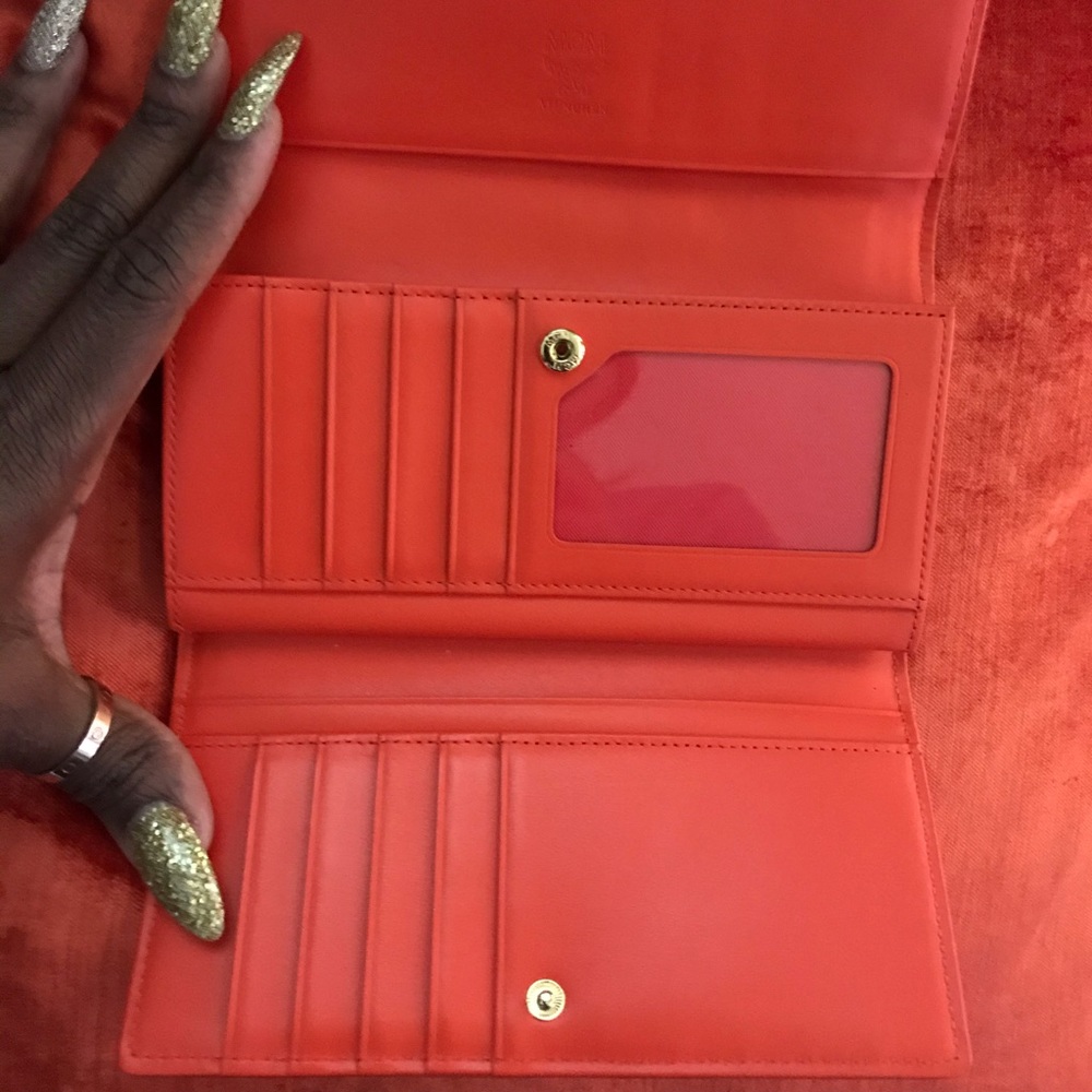 MCM Wallet Flap Tri Fold - Picture 6 of 8